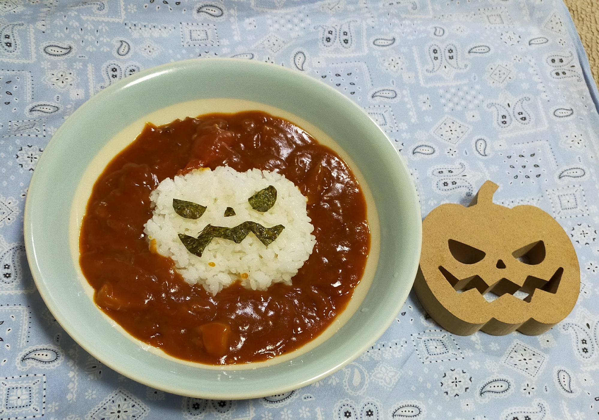 ハロウィン(/_;)カレーやハヤシでデコレーション