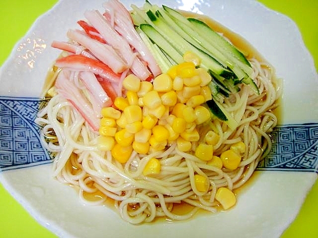 コーンとカニカマきゅうりのそうめん