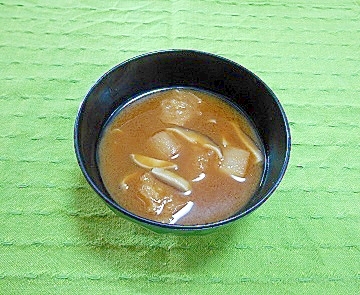 椎茸とお麩のお味噌汁