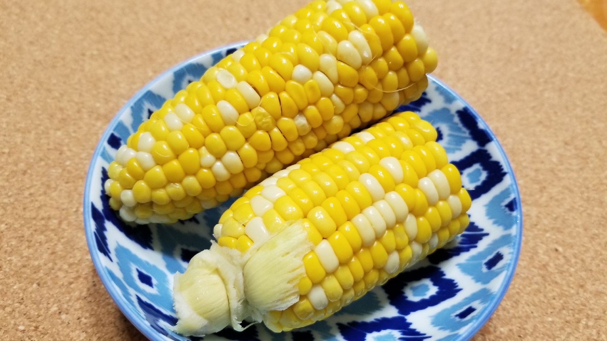 ぷりぷり!になる、とうもろこしの茹で方(レンジで)