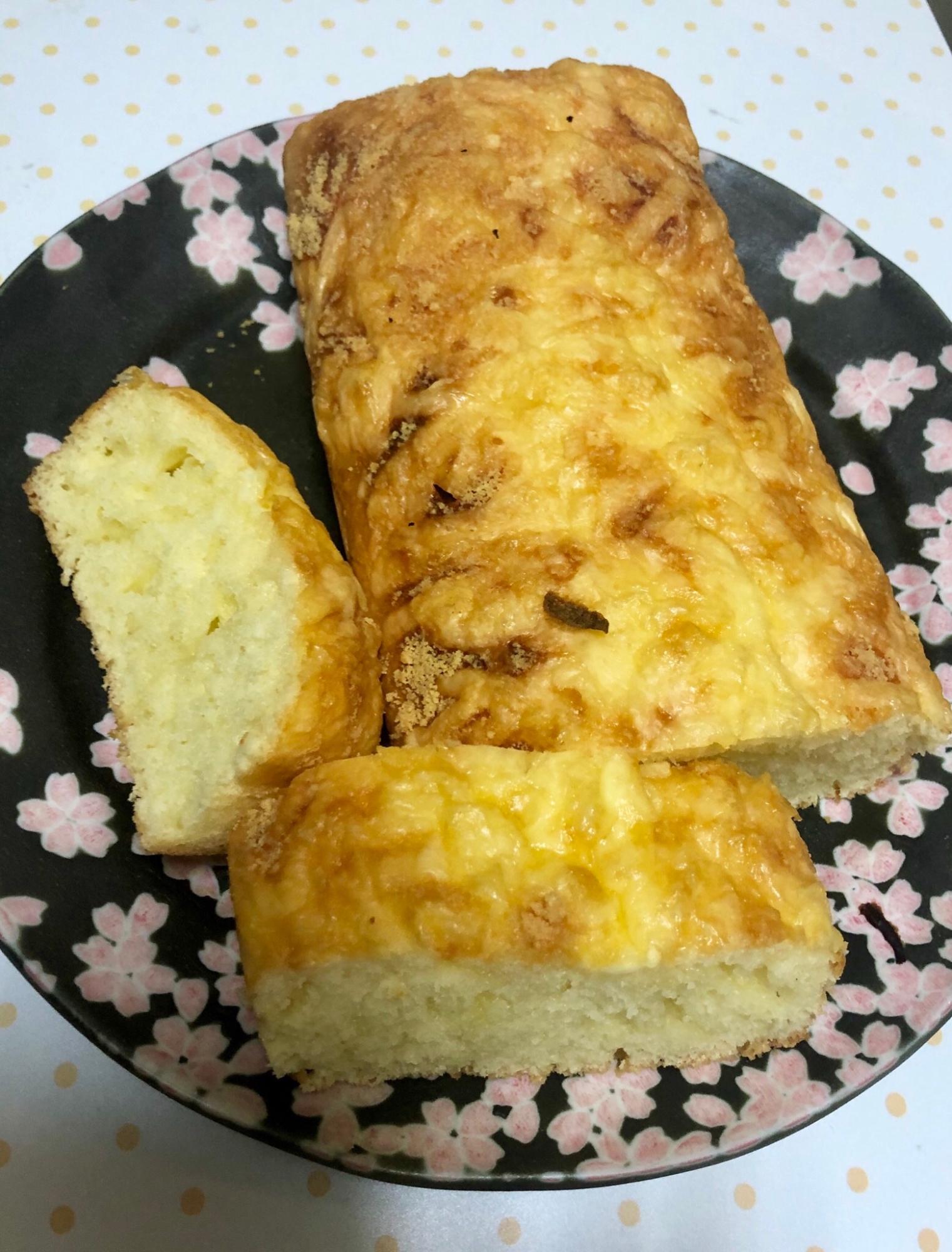 ピザ用チーズ使用 ふんわりこんがりチーズパン レシピ 作り方 By りんりんりん 楽天レシピ