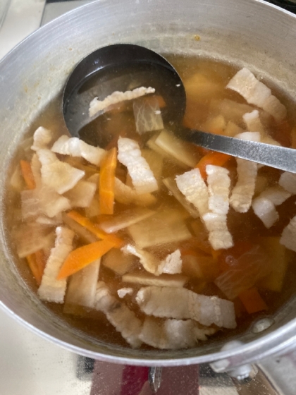 簡単♪豚肉と丸大根と白菜とにんじんの和風スープ