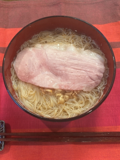 そうめんがまさかの極細中華麺！醤油ラーメン