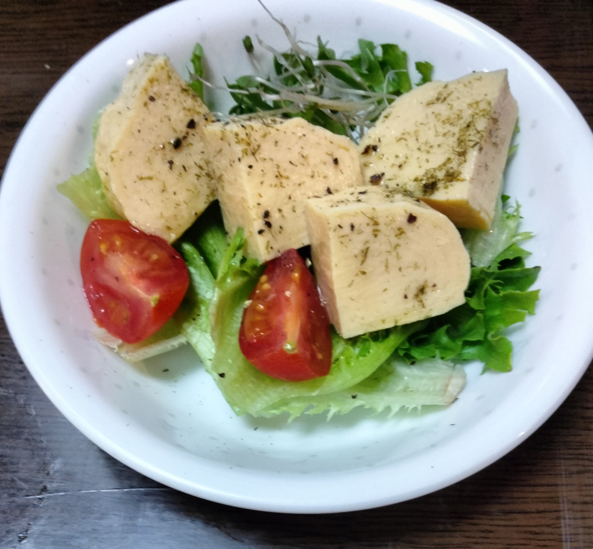 卵焼き入れた野菜サラダ