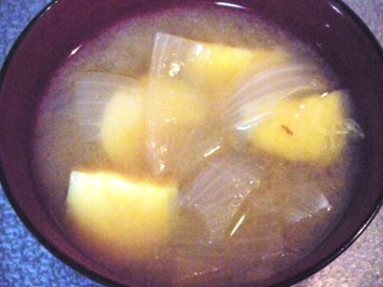 優しい味わい❤玉葱と薩摩芋のお味噌汁❤