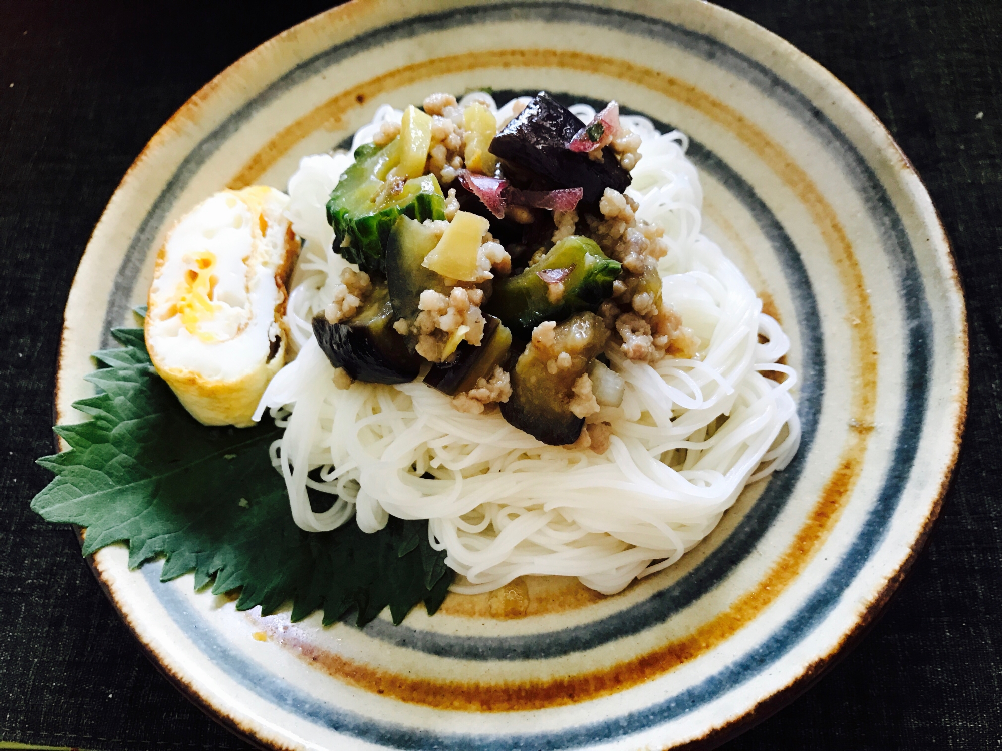 〈激早レシピ〉茄子とごうやとひき肉ぶっかけそうめん