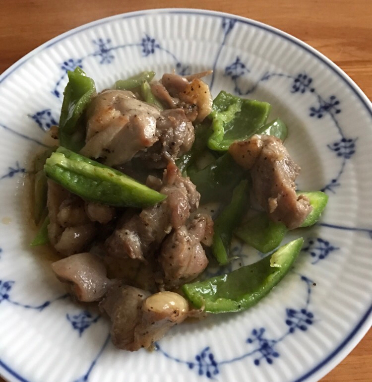 鶏もも肉とピーマンのハーブソルト炒め レシピ 作り方 By ボンド子 楽天レシピ