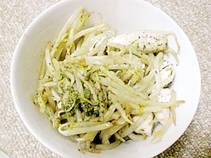 鶏ともやしの塩麹緑茶炒め