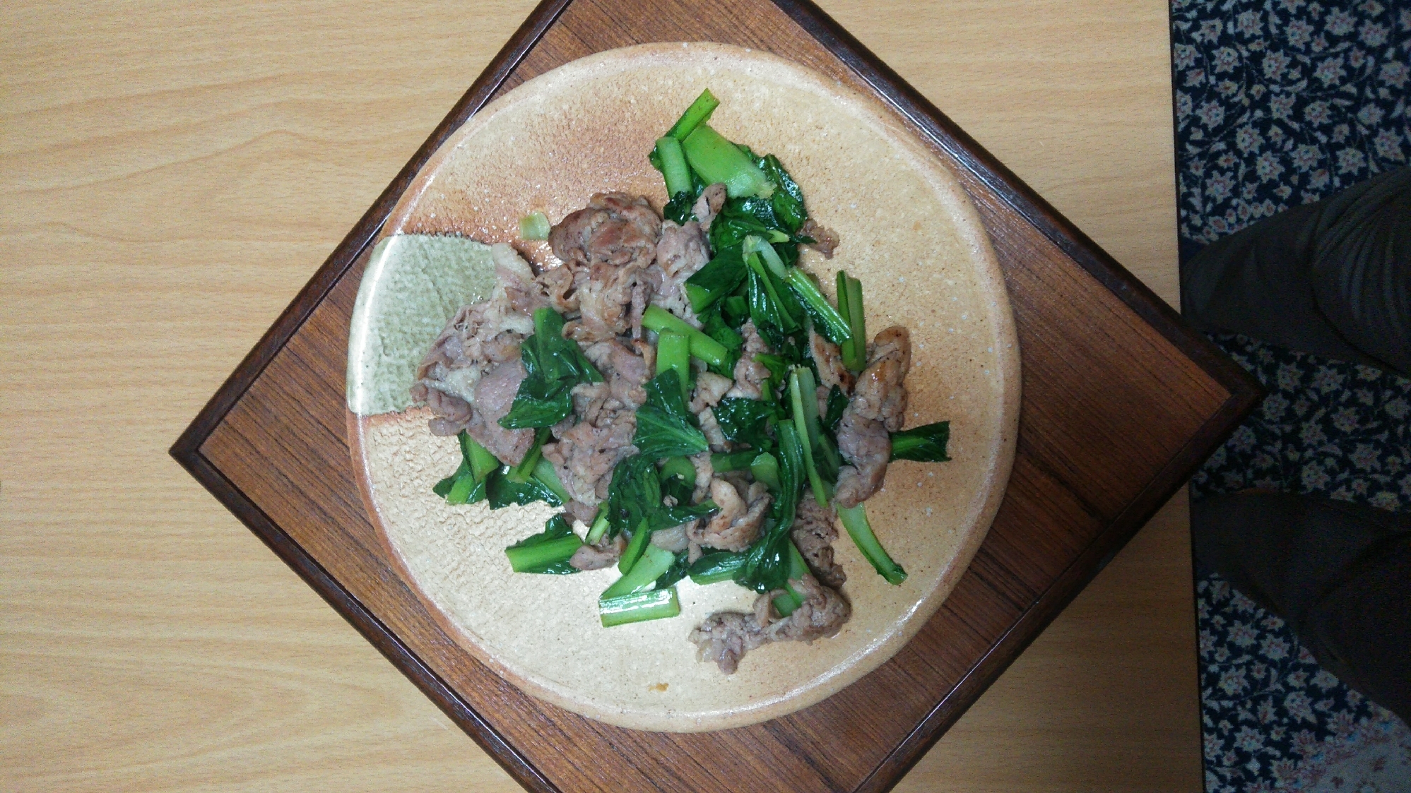豚と小松菜の、にんにく醤油炒め