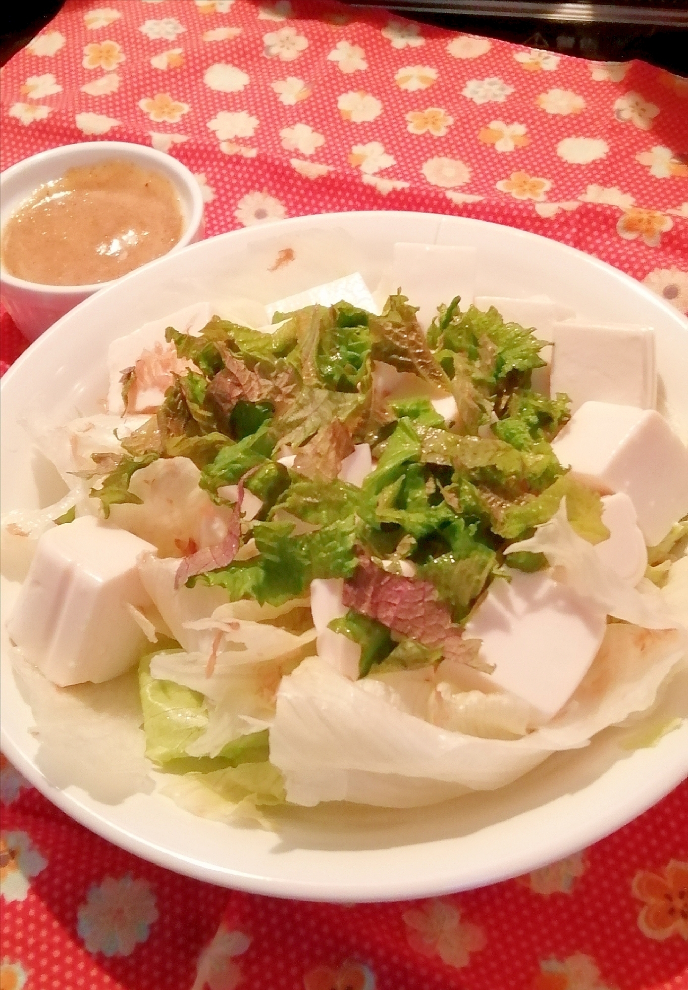 レタスと大葉の豆腐サラダ
