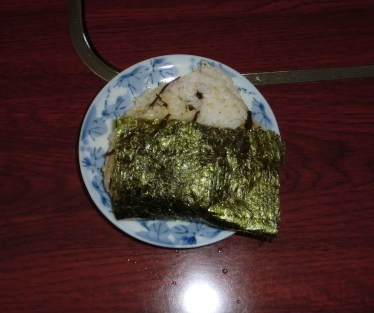 ちりめんジャコと塩昆布のマヨ入り海苔巻き　おにぎり