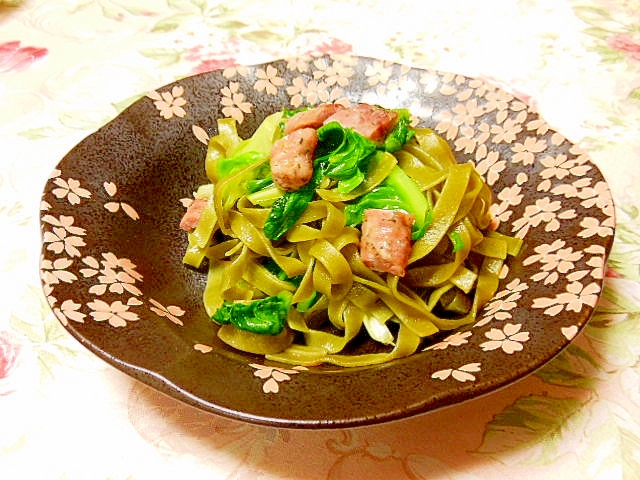 タリアッテレde❤サラダ菜とウィンナーのパスタ❤