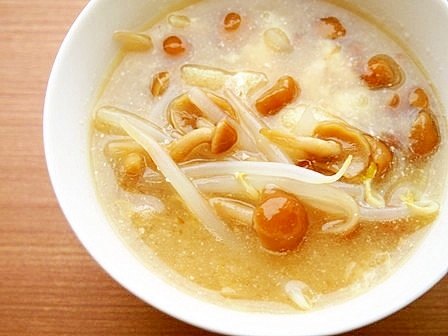 なめこともやしの味噌汁♪