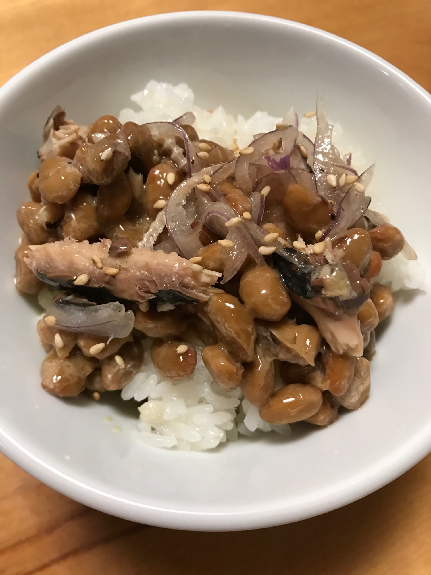 オイルサーディンと紫玉ねぎの納豆ごはん