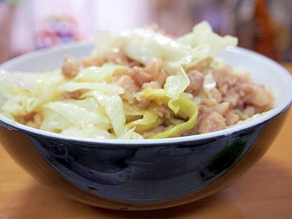 ひき肉レタス丼