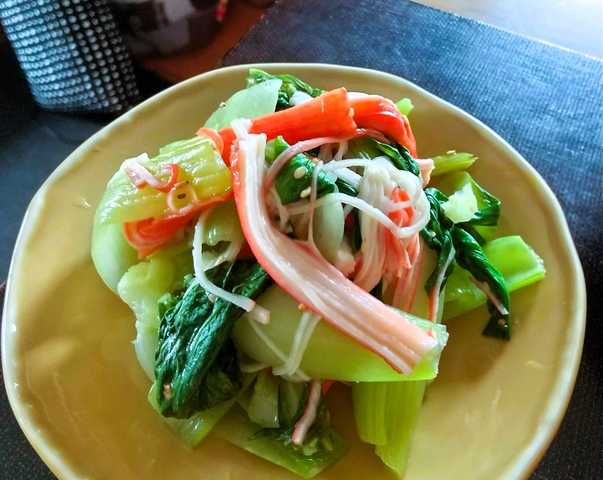 カニカマとチンゲン菜の胡麻ドレッシング和え