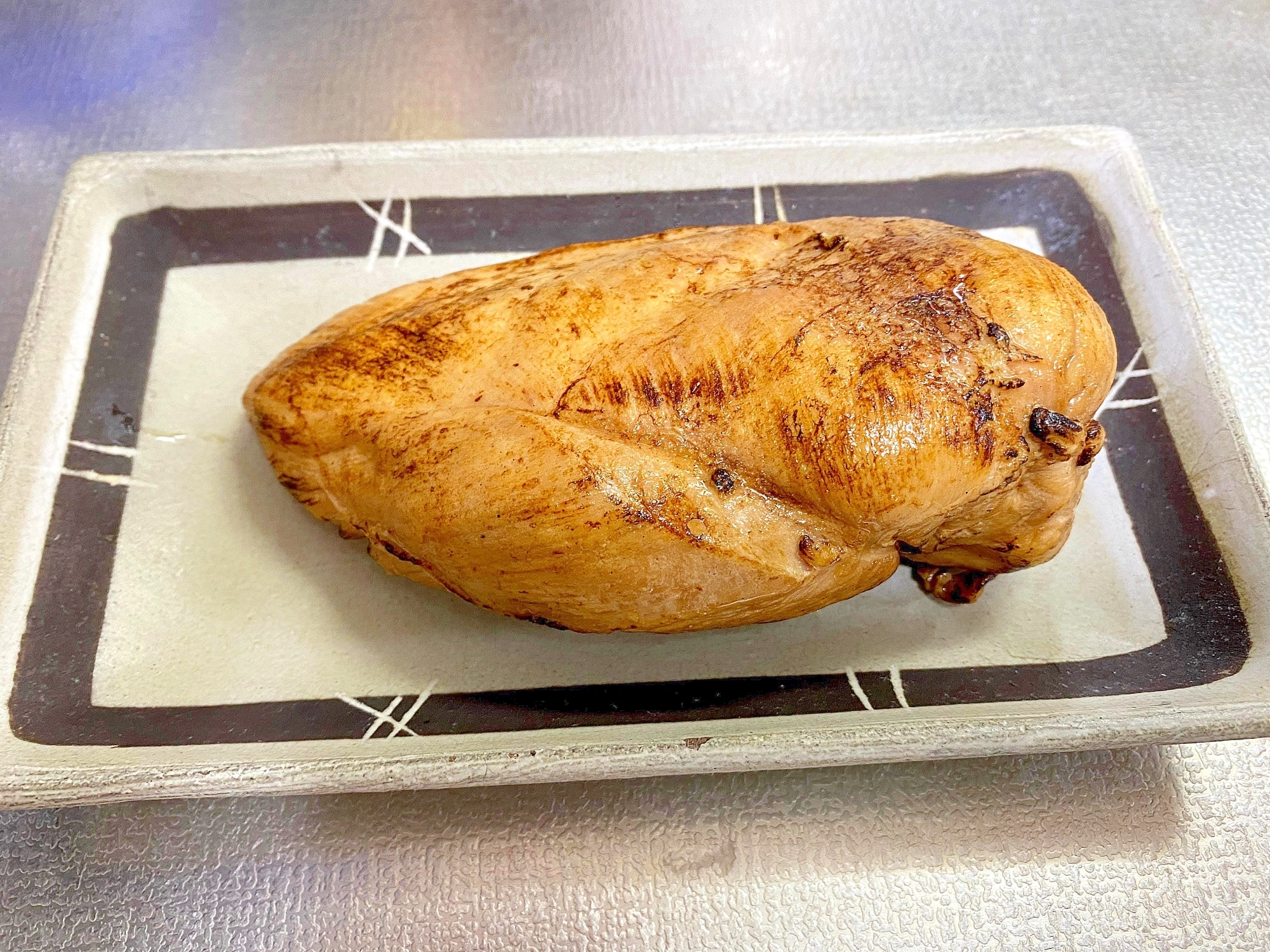 まるでチャーシュー！醤油ダレの炙りサラダチキン