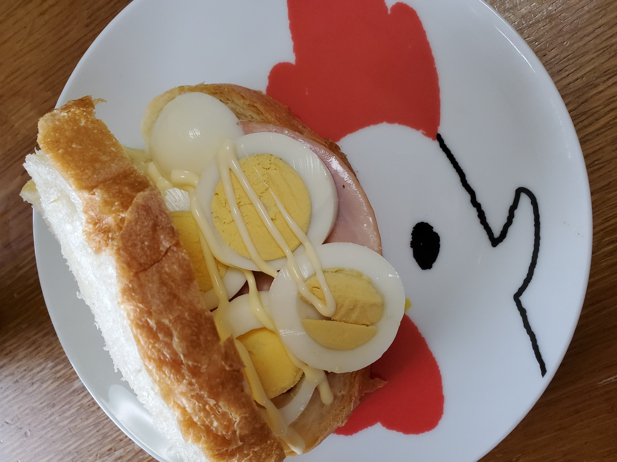ハムとゆで卵のサンドイッチ