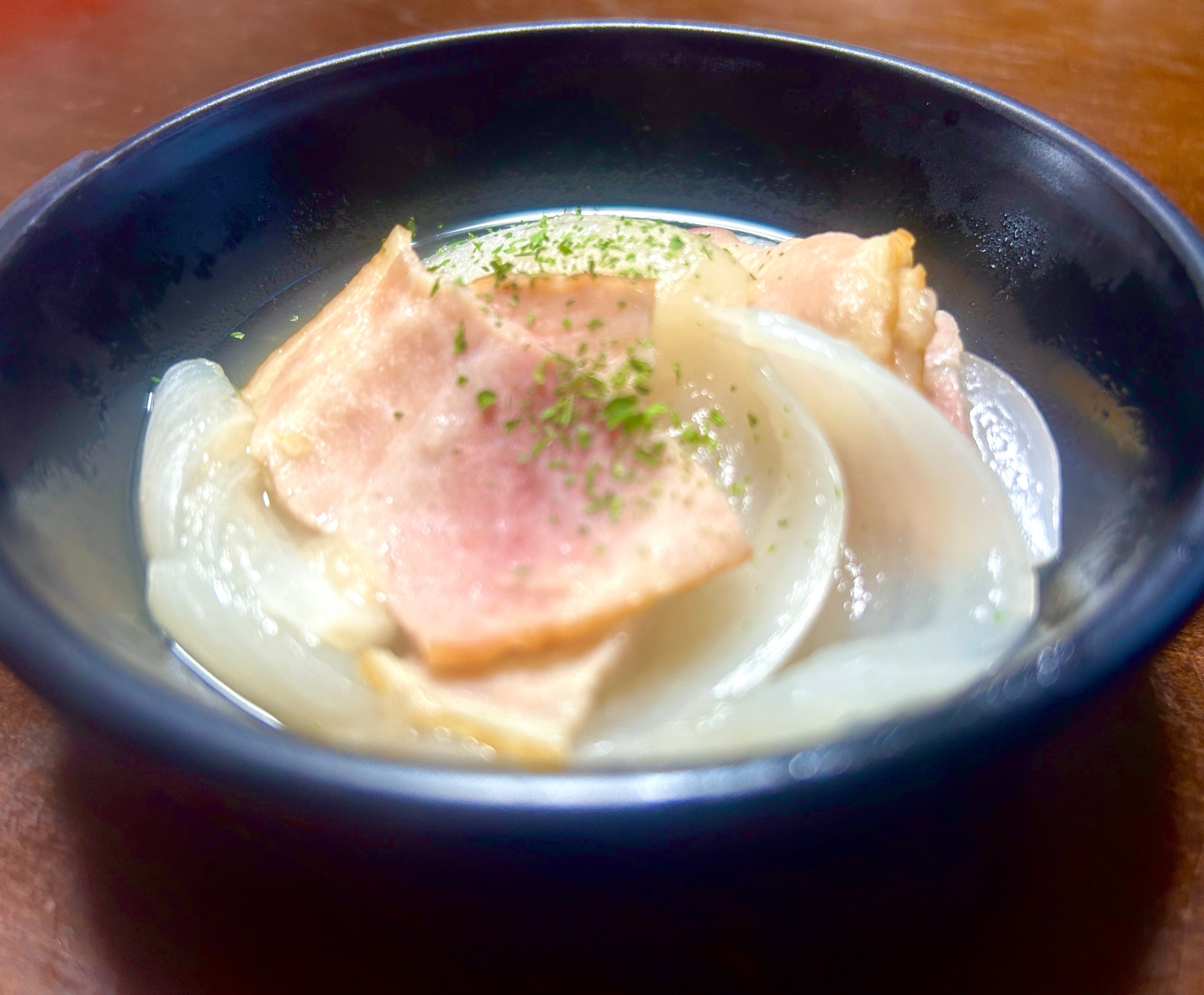 炊飯器で丸ごと玉ねぎスープ