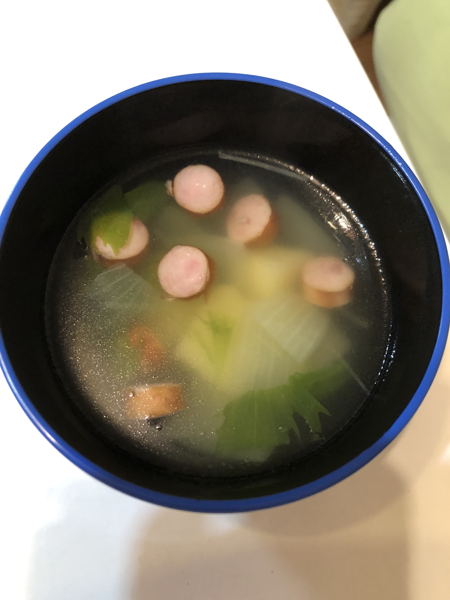 優しい味わい♪ウィンナーじゃがいも水菜のスープ