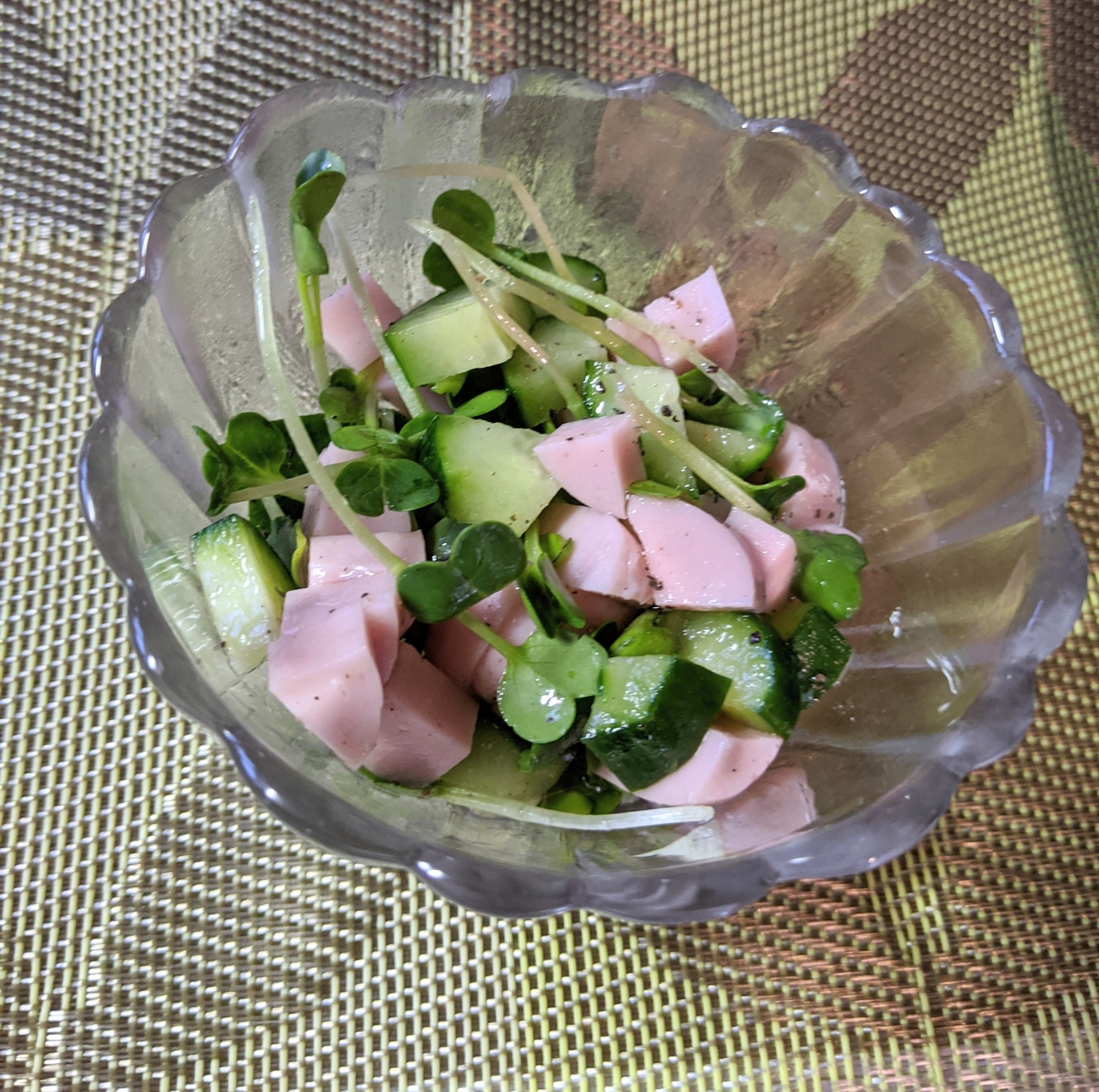 かいわれ大根とソーセージのレモンペッパー和え レシピ 作り方 By おくやマん 楽天レシピ