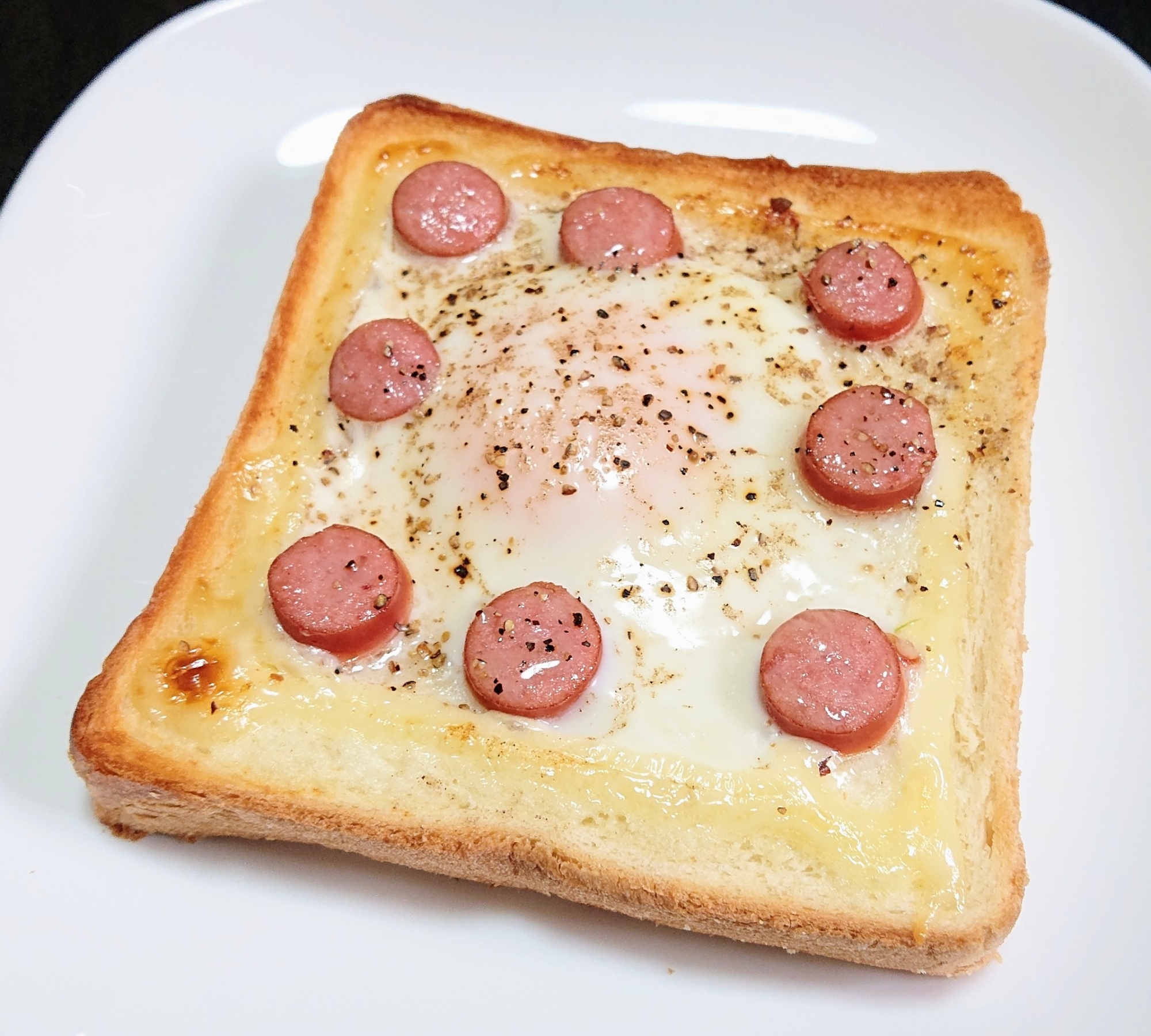 ウインナーエッグトースト