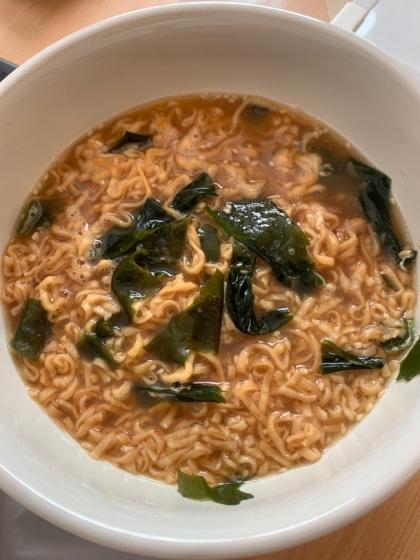 わかめと卵で美味しさUP！アレンジチキンラーメン