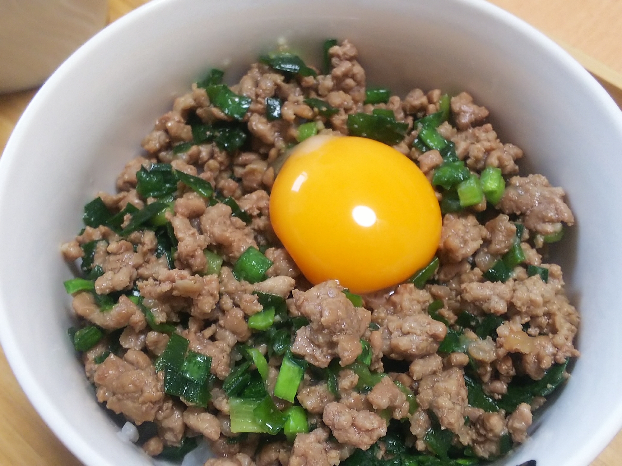 フライパン１つで！ニラひき肉丼