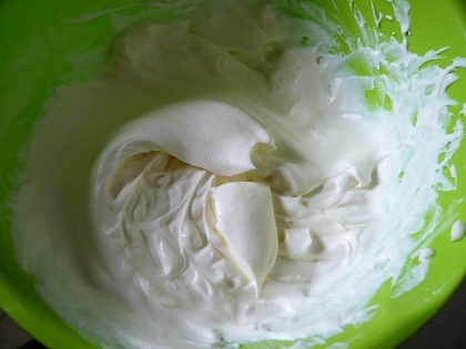生クリームを時短で固めのホイップクリームにする方法