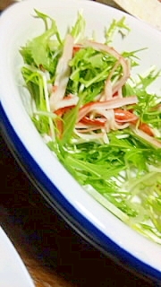 水菜とカニカマのサラダ