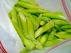 ポイントは切り方 アスパラの冷凍保存法 レシピ 作り方 By Sundisk 楽天レシピ