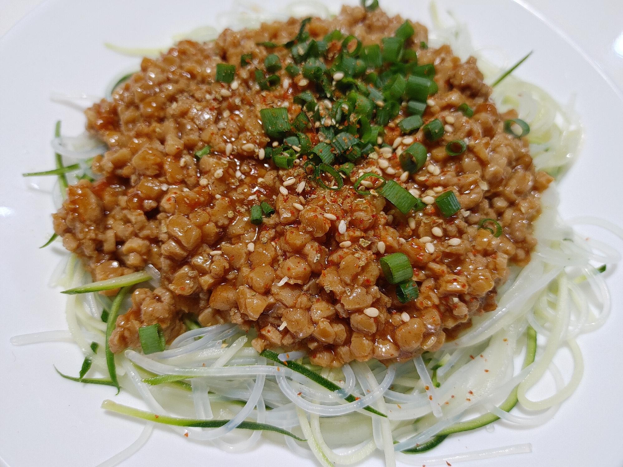 春雨ベジヌードルの大豆ミートまぜそば風