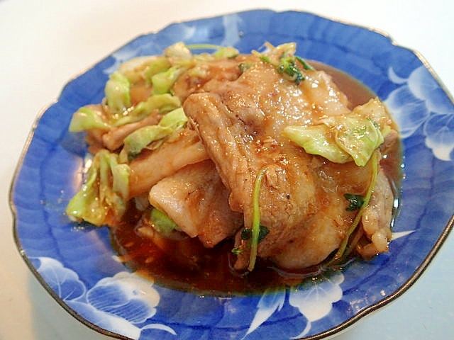 豚バラとキャベツと豆苗の焼き肉たれ生姜焼き