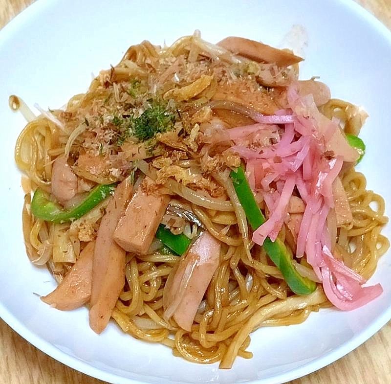 もやしでボリュームUP！ソース焼きそば