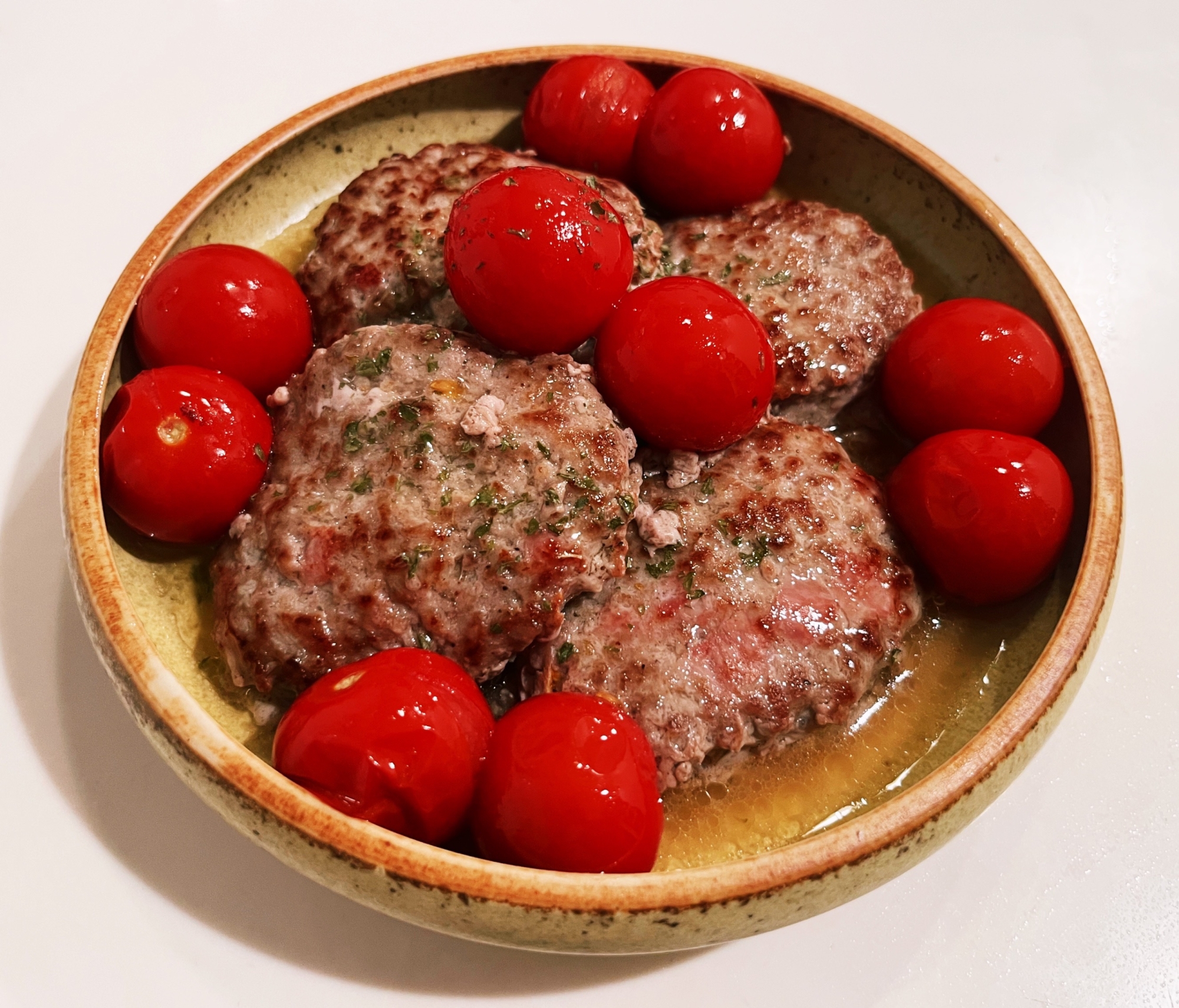 バター酒蒸しハンバーグ