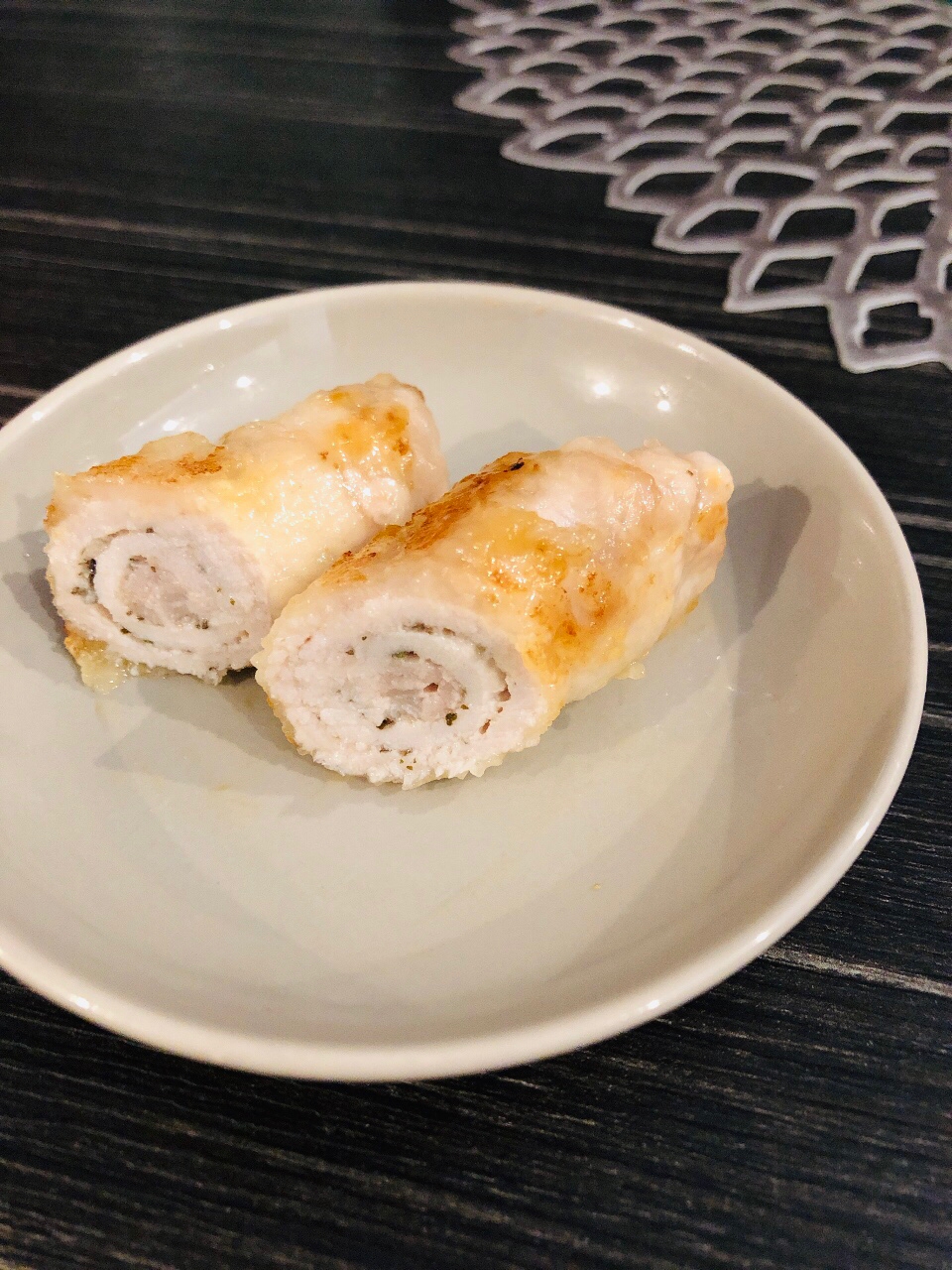 豚ローススライス巻き/バジルチーズ