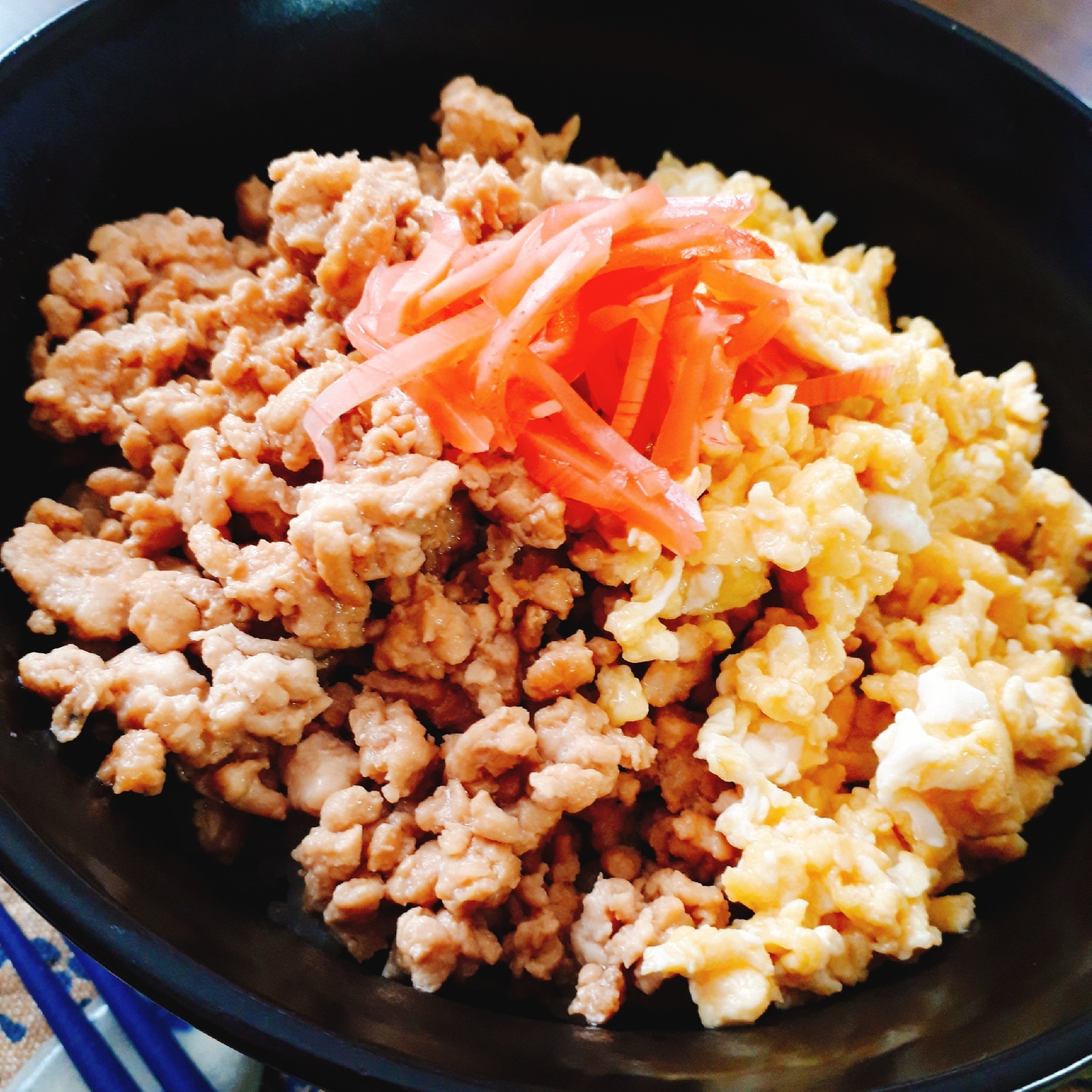 シンプルだけど美味しい♪鶏そぼろ丼