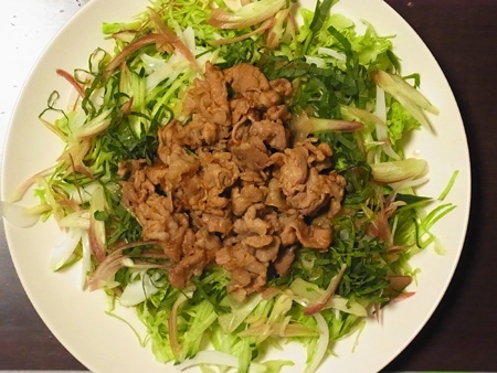野菜をもりっと食べれる豚の生姜焼き。