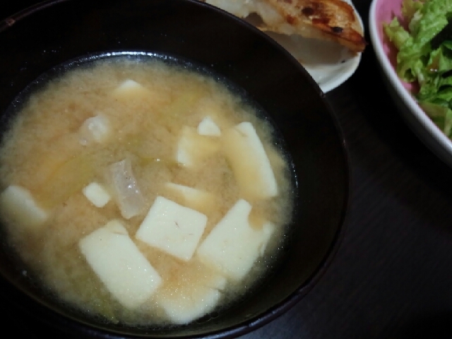 鶏もも肉と豆腐のお味噌汁