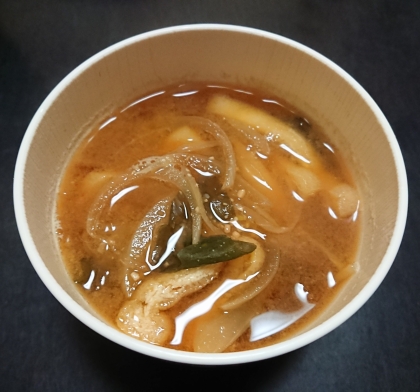 玉ねぎと油揚げのお味噌汁