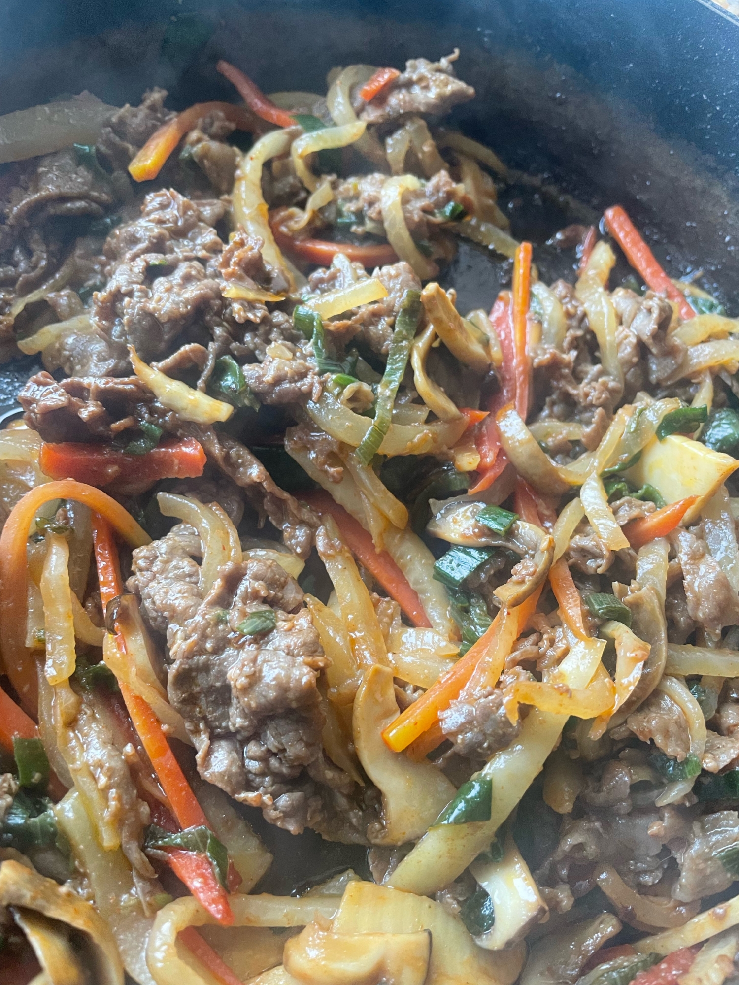 彩り野菜と牛肉のピリ辛醤油麹炒め