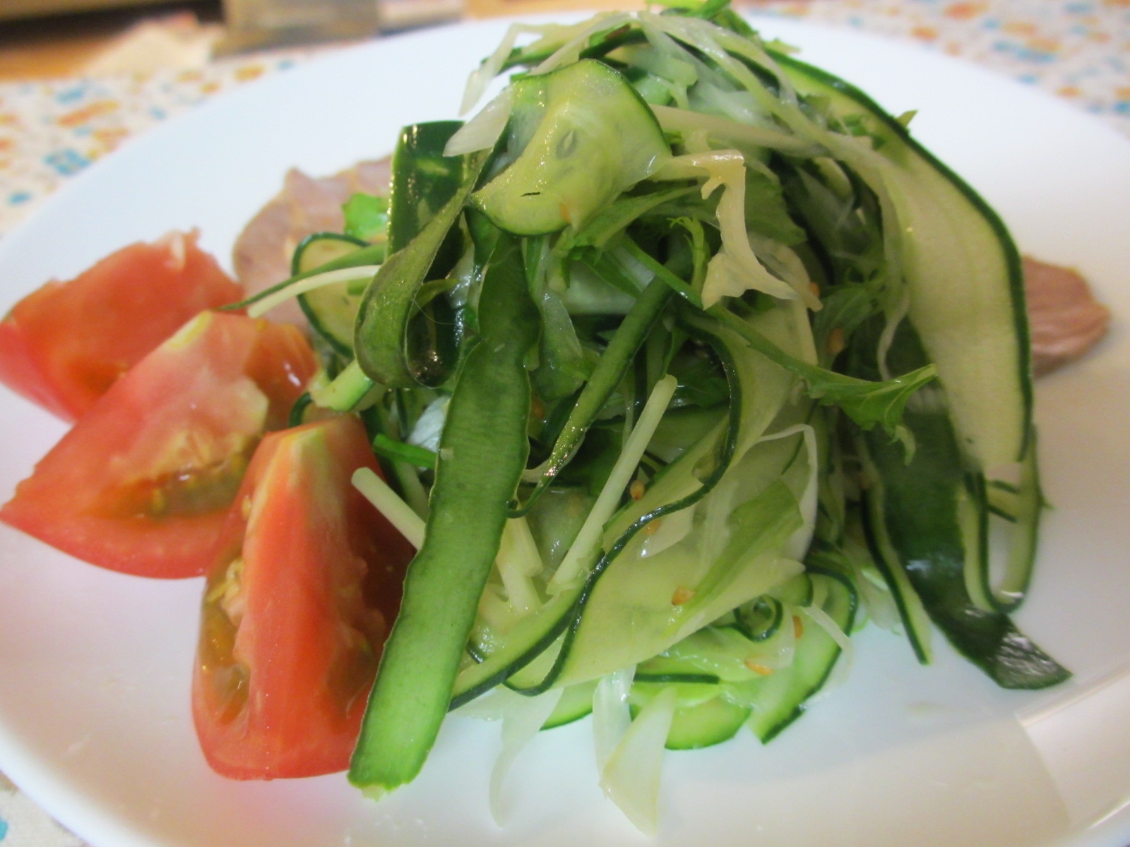 水菜とぴらぴらキュウリのネギサラダ