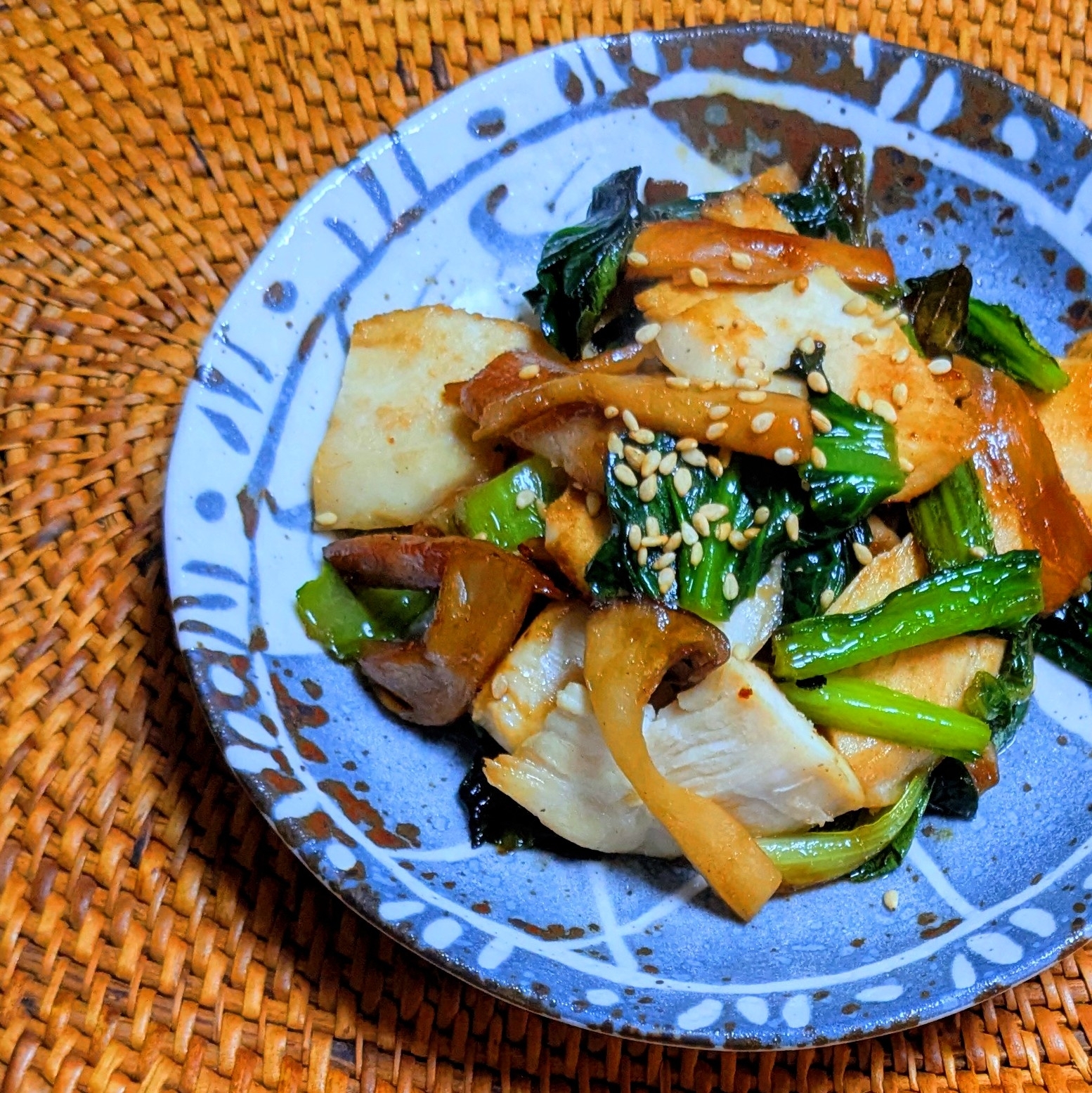サラダチキンと小松菜の中華炒め