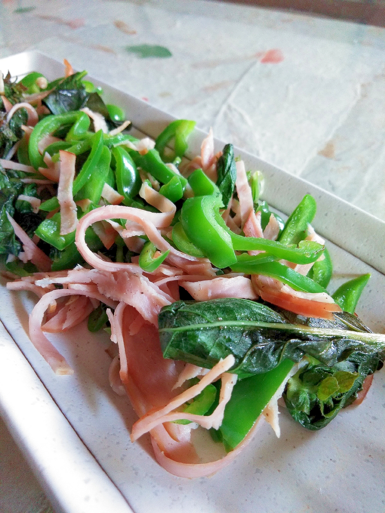 バジルとピーマンとハムのソルトペッパー焼き レシピ 作り方 By 田舎のばあさん 楽天レシピ