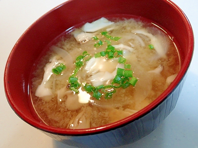 貝だしで 玉葱と舞茸のお味噌汁 レシピ 作り方 By ぷ みぃまま 楽天レシピ