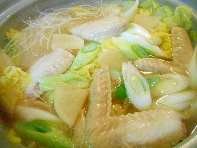 鶏手羽先と白菜大根の中華鍋
