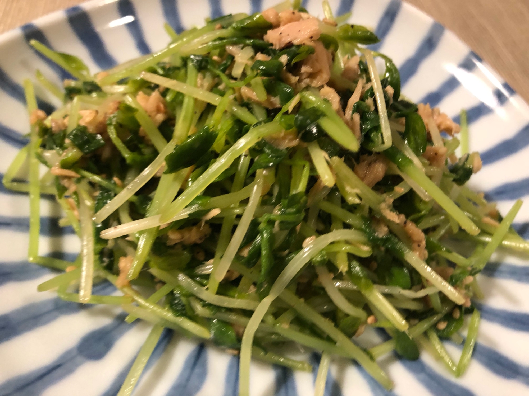 パパっと副菜に♪豆苗とツナのレンジ蒸し