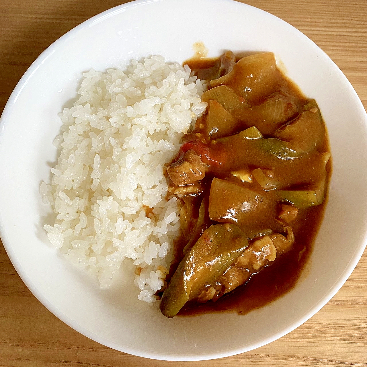 なすとトマトのカレーライス