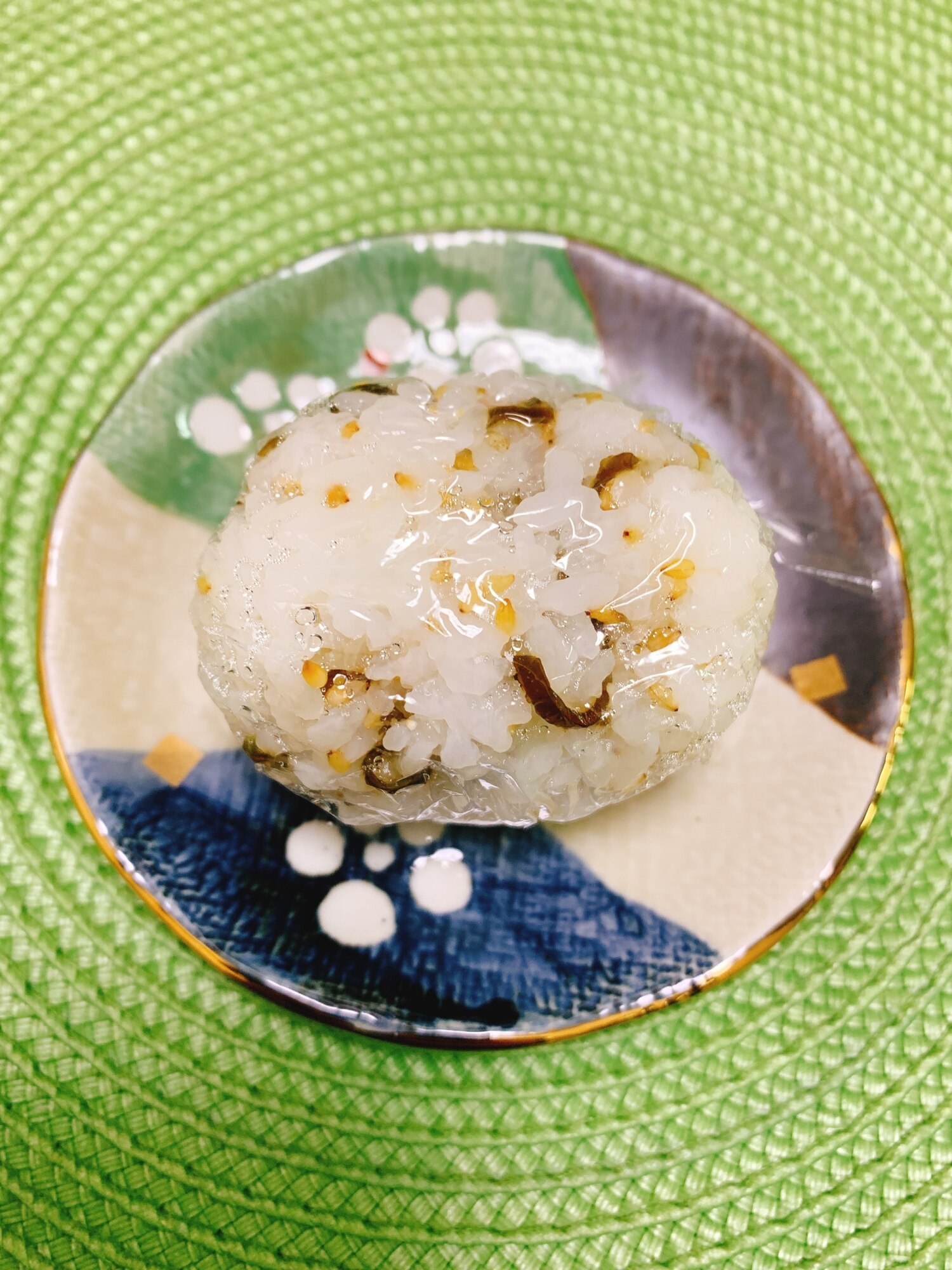 塩昆布おにぎり✧˖° レシピ・作り方 by sweet sweet ♡ - 楽天レシピ