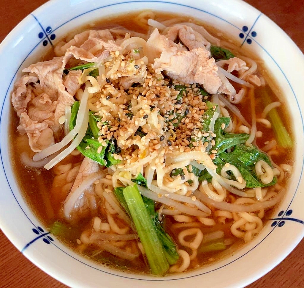 豚肉➕もやし➕小松菜の醤油ラーメン